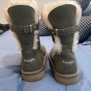 Kookaburra by Ugg.  Army green. Size 8